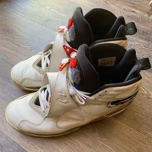 Retro Jordan’s Bugs Bunny